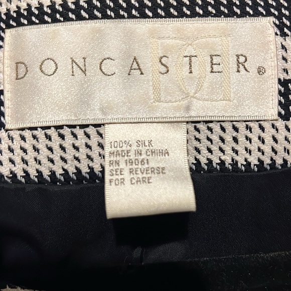 Doncaster Vintage Black & White Size 12 Blazer Jacket Silk EUC Business Casual - Picture 4 of 10